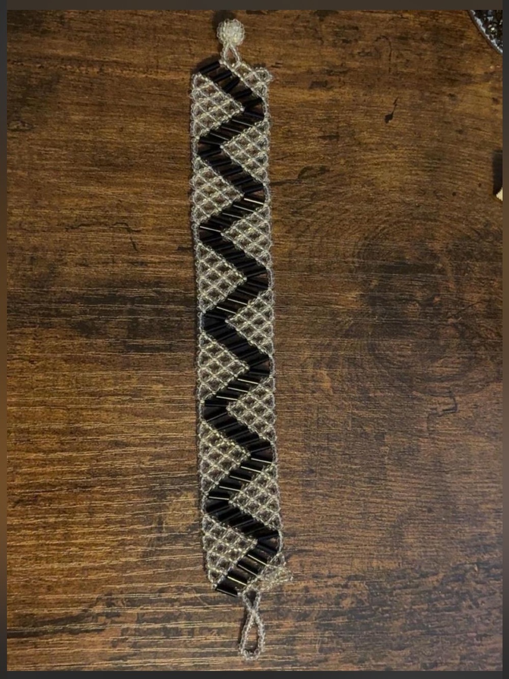 Beaded Bracelet - Black and Beige Zigzag Design